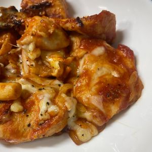 しょうこの作ってみた!投稿(【鶏むね肉のトマト煮込み】濃厚トマトソースにチーズがとろり♡)