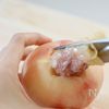 丸ごと桃の皿パフェの下準備