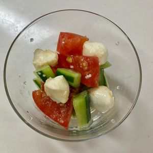 (・∀・)コロンの作ってみた!投稿(塩こうじでうま味が濃い！【漬けカプレーゼ】)