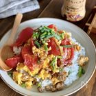 トマト×卵×豚肉でサッと作れる！絶品ガッツリ丼レシピ