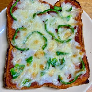 Kの作ってみた!投稿(【食パンで♪】簡単カレーチーズピザ)