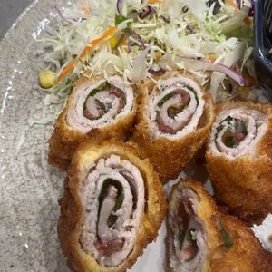 1365428の作ってみた!投稿(さっぱり食べれる揚げ物レシピ♡『梅しそミルフィーユカツ』)