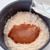 【秋の味♡】さつまいもとキノコの味噌バターごはんの工程3