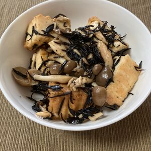 あすかの作ってみた!投稿(レンジで5分！【厚揚げとひじきのめんつゆ煮】)