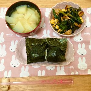 ありみの作ってみた!投稿(小松菜とちくわのふわ卵炒め#簡単副菜#あと一品に♪)