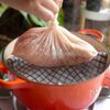 仕込み5分！塩麹でしっとり！【ぷるぷる鶏ハム】の工程3