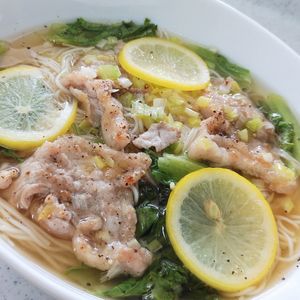 Patchouli🐱🐾の作ってみた!投稿(食欲がなくてもツルツルいける♪♪塩豚ねぎレモン素麺鍋)