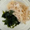 レンジでOK《蓮根とわかめの腸活♡中華サラダ》の工程1