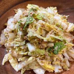 楽ラク手抜キッチン🐶🐾の作ってみた!投稿(白菜だけで超絶美味しい《にんにく味噌マヨサラダ》)