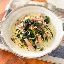 ほうれん草とベーコンの濃厚クリームパスタ