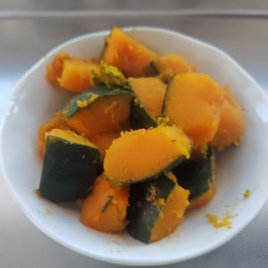 はるにゃんこの作ってみた!投稿(砂糖と塩だけ　基本のカボチャ煮)