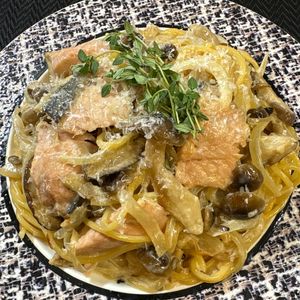楽ラク手抜キッチン🐶🐾の作ってみた!投稿(秋鮭ときのこのクリームパスタ)