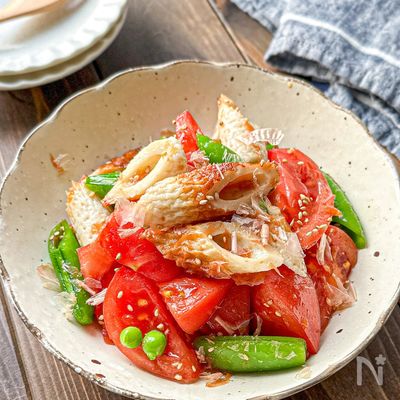 【トマトとスナップエンドウとちくわのおかか和え】めんつゆだけ