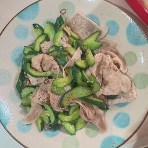 milkの作ってみた!投稿(絶品！驚きの美味しさ！豚こま肉ときゅうりのペペロンチーノ炒め)
