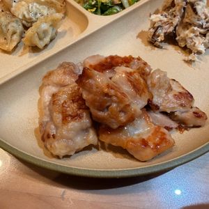 でぃみママの作ってみた!投稿(【冷凍おかず】箸が止まらん！鶏ももコンソメ焼き)