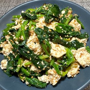 楽ラク手抜キッチン🐶🐾の作ってみた!投稿(崩し豆腐とほうれん草の《簡単♡ごま味噌サラダ》)