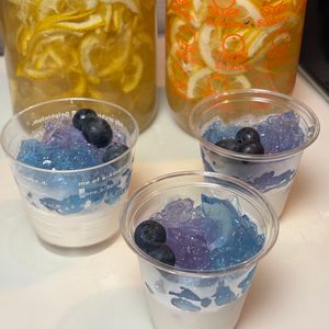みえの作ってみた!投稿(【あじさい色ゼリーtoとろけるパンナコッタ】色粉を使わない！)