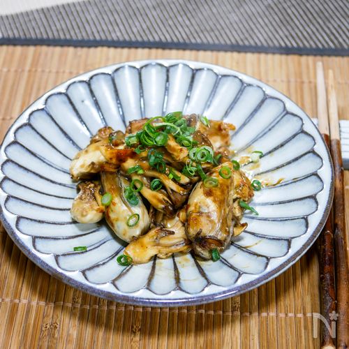 牡蠣と舞茸の豆板醤炒め