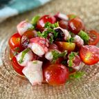 疲労回復効果も！夏の副菜【ミニトマトとたこの梅だしマリネ】