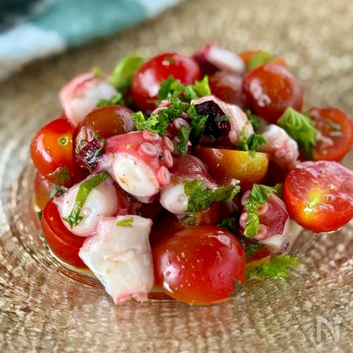 疲労回復効果も!夏の副菜【ミニトマトとたこの梅だしマリネ】