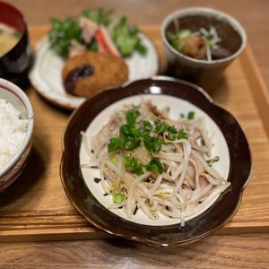 グリーンラテの作ってみた!投稿(レンジで6分！豚もやしのレンジ蒸し〜オイポンだれ〜)