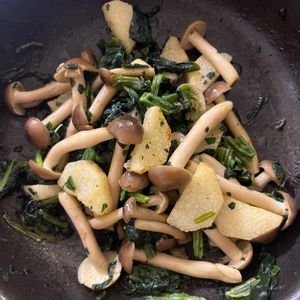 828465の作ってみた!投稿(やみつき♡『長芋ときのことほうれん草のバター醤油ソテー』)