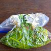 春菊のおかか塩昆布漬けの工程2