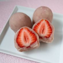 レンジで簡単❣️ いちご尽くしのいちご大福🍓