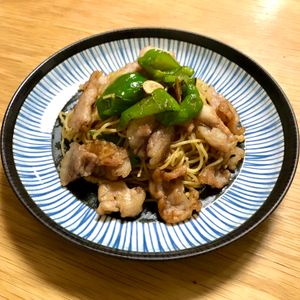 Nao★彡の作ってみた!投稿(【豚肉とピーマンのにんにく焼きそば】パンチのある一皿！)