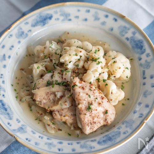 【鶏むね肉とカリフラワーの粒マスタード煮込み】ワンパンで♪