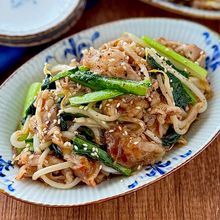 豚こま肉と小松菜のにんにく醤油炒め