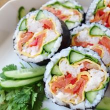 スモークサーモンの薔薇巻き寿司恵方巻きにも?