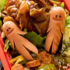 お弁当に【3分てまぬきキャラ】ソーセー人