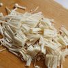簡単おいしい、いつものお味噌汁【もずくとえのき、生姜】の工程1