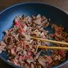 春きゃべつと牛こまの塩こんレモンマヨ炒めの工程3