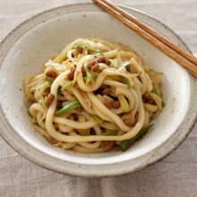 ねぎ納豆の焼きうどん