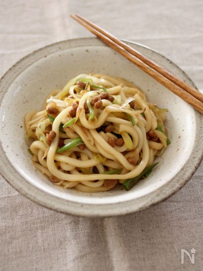 ねぎ納豆の焼きうどん