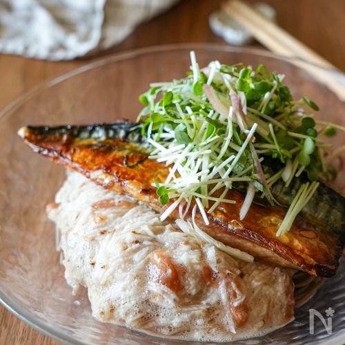 たっぷり薬味で食べる【サバとろろ蕎麦】