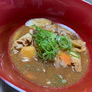 ぽちゃこの作ってみた!投稿(焼き野菜の出汁が旨い！炊き出し豚汁で温まろう😘)