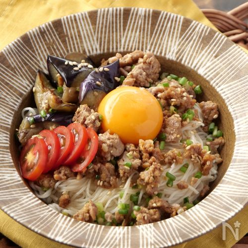 【常備菜アレンジ💛】肉味噌のっけそうめん