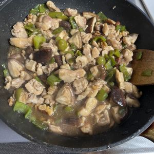 1325898の作ってみた!投稿(ご飯にもビールにも合う！鶏肉とピーマンとしいたけの甘酢炒め)