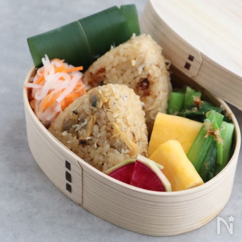 スイッチ押すだけ！あさりとしらすの炊き込みご飯