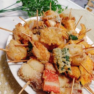 AKARI☆の作ってみた!投稿(色々串カツ【鶏肉玉ねぎ・えび・椎茸・オクラ・蓮根・トマト】)