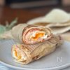 朝食にぴったり!焼いて巻くだけ「卵とベーコンのサラダラップ」