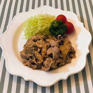 𝔂𝓾𝓶𝓲🍓の作ってみた!投稿(豚肉とたっぷりきのこの甘辛ガーリック炒め)