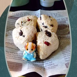 チョロリスの作ってみた!投稿(ザクふわ♡オートミールのコーヒークランベリースコーン)