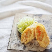 肉じゃがを油揚げで巻いた春巻き風コロッケ