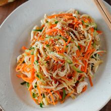 ぱりぽり止まらない♪【蒸し鶏と切り干し大根の中華和え】