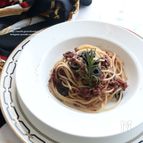 コンビーフの赤ワインクリームパスタ