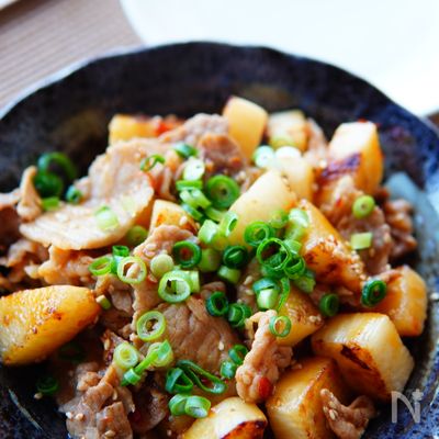 丁度良い辛さでご飯が進む！長芋と豚肉のピリ辛炒め！